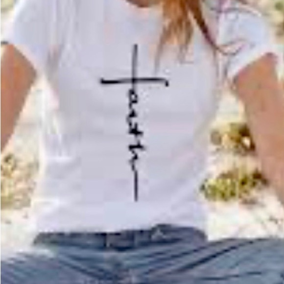 WOMEN'S V-Neck T-Shirt: A Stylish and Comfortable
White - Picture 4 of 5